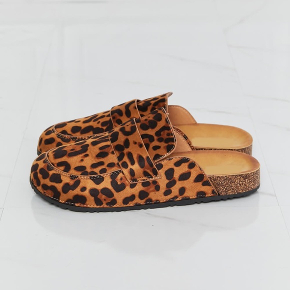 Animal Print Round Toe Mules - Picture 4 of 5